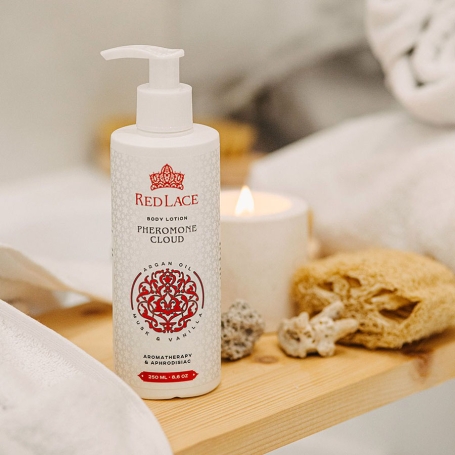 Лосьон для тела с феромонами Red Lace